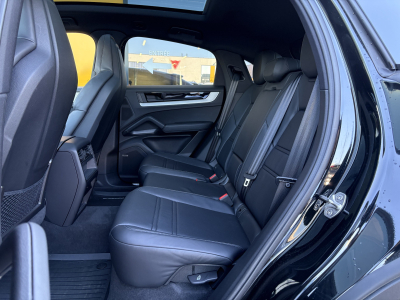 Porsche Cayenne Coupe FACELIFT E-Hybrid / PANORAMA / ACC / 360° / CHRONO