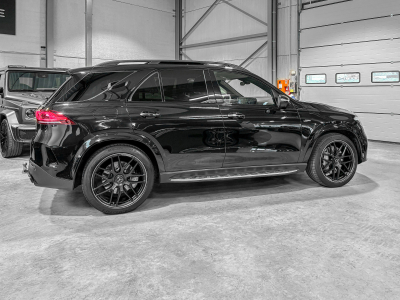 Mercedes-Benz GLE 53 AMG 4 MATIC+ / FULL BLACK /RIDE CONTROL+/ STHZ / AHK / DESIGNO / BURMESTER / 360/ AMG RIDE CONTROL