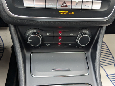 Mercedes-Benz CLA 180 Shooting Brake 180d BOITE AUTO PACK AMG CARPLAY GPS TOIT PANO