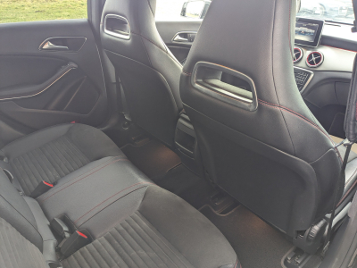 Mercedes-Benz CLA 180 Shooting Brake 180d BOITE AUTO PACK AMG CARPLAY GPS TOIT PANO