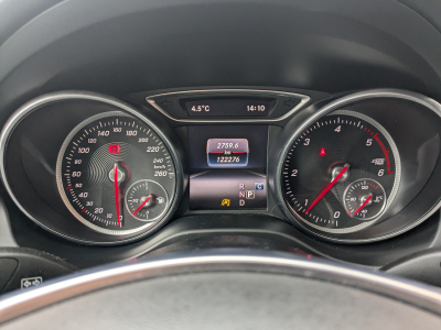 Mercedes-Benz CLA 180 Shooting Brake 180d BOITE AUTO PACK AMG CARPLAY GPS TOIT PANO