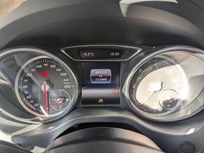 Mercedes-Benz CLA 180 Shooting Brake PACK AMG CAMERA GPS BLUETOOTH LED