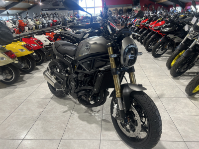 Benelli Leoncino 800