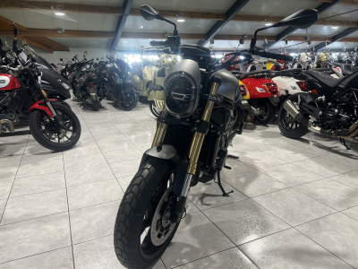 Benelli Leoncino 800