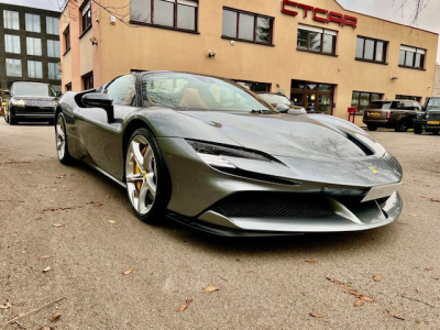 Ferrari SF90 Spider JBL Lift Kamera Garantie -1Hand