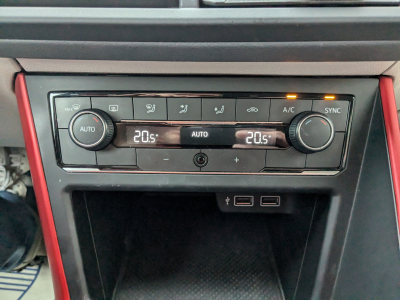 Volkswagen Polo 1.0 TSI Beats Edition CARPLAY APS AV/ARR BLUETOOTH