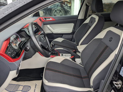 Volkswagen Polo 1.0 TSI Beats Edition CARPLAY APS AV/ARR BLUETOOTH