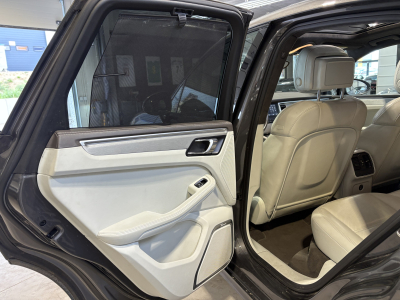 Porsche Macan Turbo Performance 441ps /21/Panorama/Camera//Burmester/Sport Chrono/Voll