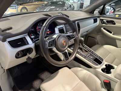 Porsche Macan Turbo Performance 441ps /21/Panorama/Camera//Burmester/Sport Chrono/Voll