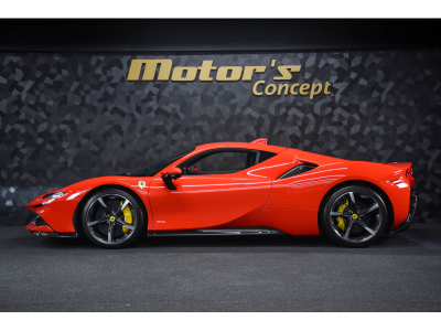 Ferrari SF90 Stradale ROSSO SCUDERIA