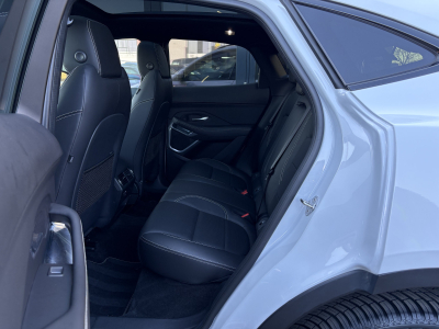 Jaguar E-Pace P240 R-Dynamic HSE AWD / MERIDIAN / PANORAMA /