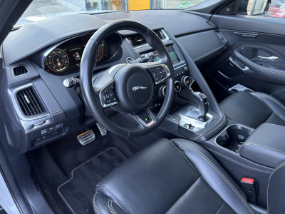 Jaguar E-Pace P240 R-Dynamic HSE AWD / MERIDIAN / PANORAMA /