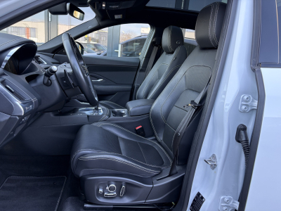 Jaguar E-Pace P240 R-Dynamic HSE AWD / MERIDIAN / PANORAMA /