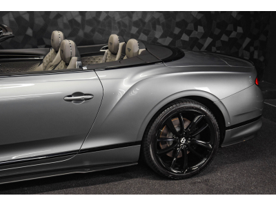 Bentley Continental GTC V8 - HALLMARK SILVER / PACK CARBONE
