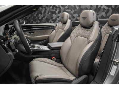 Bentley Continental GTC V8 - HALLMARK SILVER / PACK CARBONE