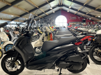 Piaggio Beverly 400 DEEP BLACK