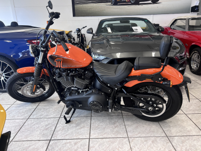 Harley-Davidson Street Bob 114 1 HAND