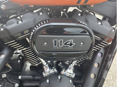 Harley-Davidson Street Bob 114 1 HAND