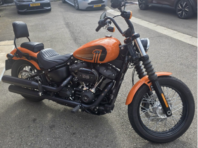 Harley-Davidson Street Bob 114 1 HAND