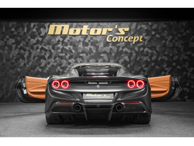 Ferrari F8 Tributo V8 - GRIGIO SILVERSTONE 740