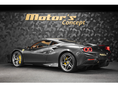 Ferrari F8 Tributo V8 - GRIGIO SILVERSTONE 740