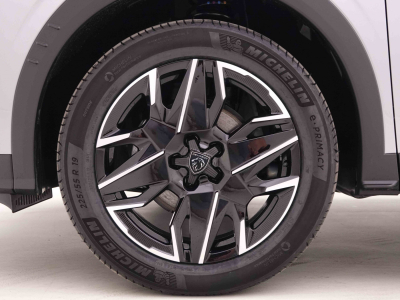 Peugeot 3008 1.2 HYBRID 136 e-DCS6 GT-Line