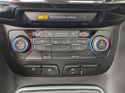 Ford Tourneo Connect 1.5 TDCI CARPLAY ATTELAGE TOIT PANO