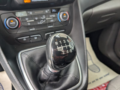 Ford Tourneo Connect 1.5 TDCI CARPLAY ATTELAGE TOIT PANO