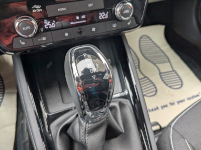 Skoda Kamiq 1.0 TSI DSG MONTE CARLO TOIT PANO CAMERA CARPLAY