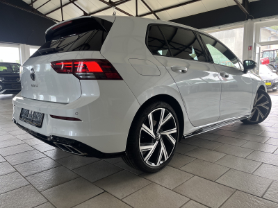 Volkswagen Golf VIII Lim. R-Line/DSG/ Front assist/ Keyless Access/Camera 360°/LED/18/