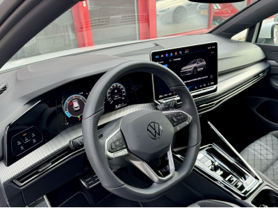 Volkswagen Golf NEW MODEL VIII 2.0 TDI 150  R-LINE CUIR NAVI 1 HAND