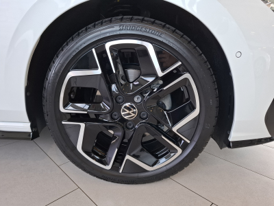 Volkswagen Golf NEW MODEL VIII 2.0 TDI 150  R-LINE CUIR NAVI 1 HAND