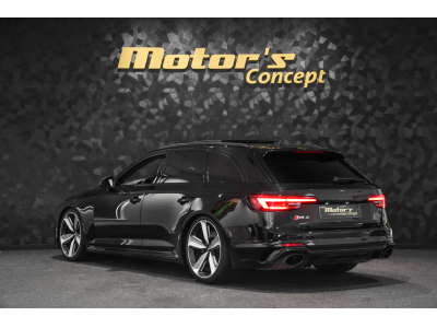 Audi RS4 AVANT 2.9 V6 QUATTRO