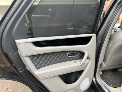 Bentley Bentayga 4.0 V8 Diesel 4WD Mulliner  VOLL