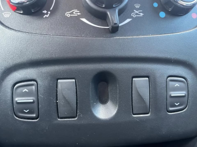 Dacia Sandero 1