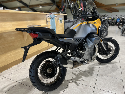 Moto Guzzi Stelvio 1000