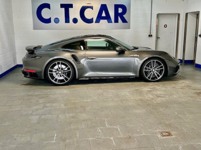 Porsche 992 911 Turbo S Coupé  LIFT|KAM|CERAMICIPano VOLL -1Hand