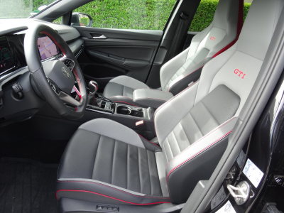 Volkswagen Golf GTI 8 VIII 2.0 TSI 6 VITESSES 245CV