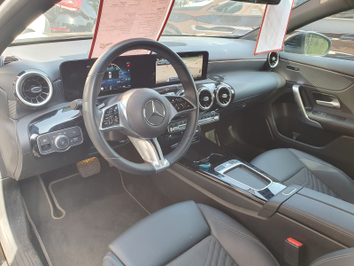 Mercedes-Benz A 180 HYBRIDE/ESSENCE DCT