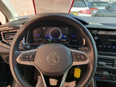 Volkswagen Polo 1.0 TSI 95CV LIVE DSG7 (automatique)