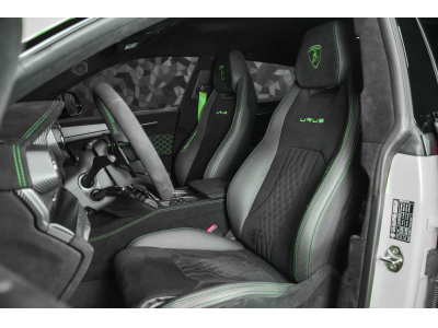 Lamborghini Urus PERFORMANTE V8