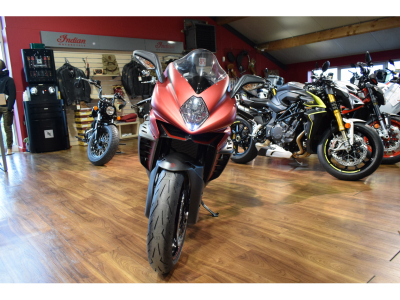 MV Agusta F3 800 RR Fire red matt  kit racing inclus.