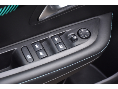 Peugeot 208 1.2 PureTech Allure EAT8