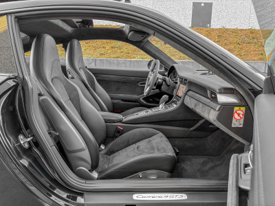 Porsche 991 911 Carrera 4 GTS / FULL BLACK / RACE TEX ALCANTARA/ PDLS + / PASM / PCM