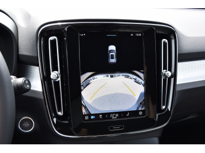Volvo XC40 2.0 B3 MHEV Plus Dark DCT