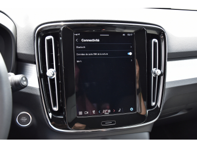 Volvo XC40 2.0 B3 MHEV Plus Dark DCT