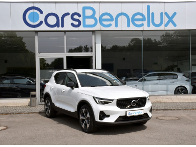 Volvo XC40 2.0 B3 MHEV Plus Dark DCT