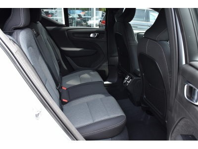 Volvo XC40 2.0 B3 MHEV Plus Dark DCT