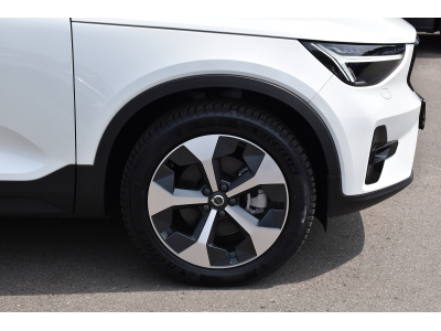 Volvo XC40 2.0 B3 MHEV Plus Dark DCT