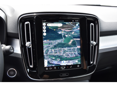 Volvo XC40 2.0 B3 MHEV Plus Dark DCT